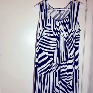 Women’s stylish Alyx Dress Size 1XL Black&White( Like New Non-Smoke)